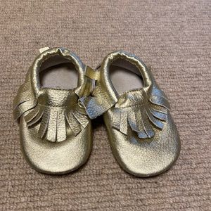 Gold moccasins - Toddler 4
